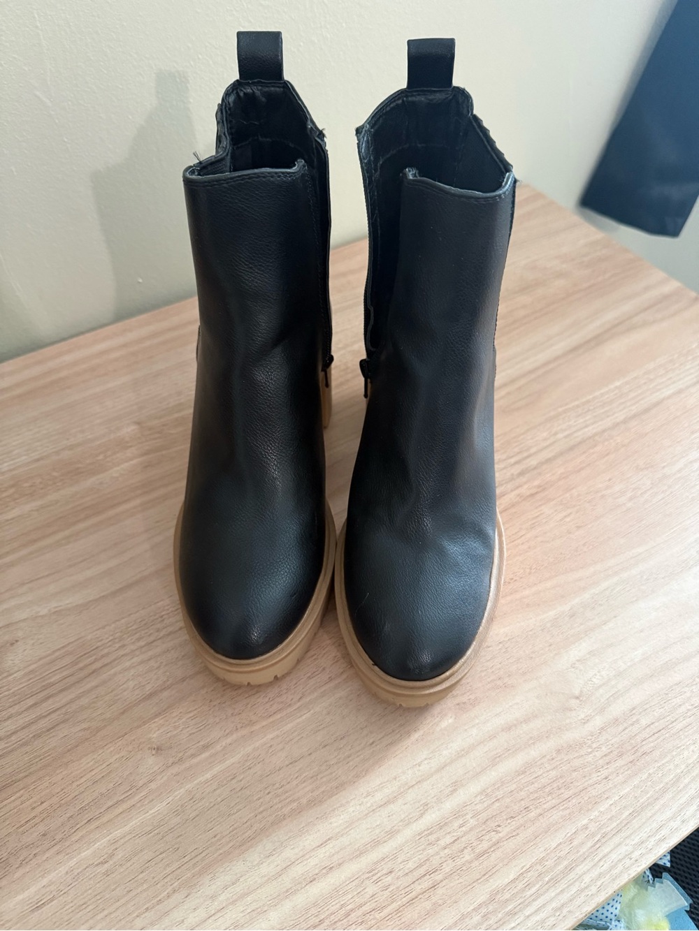 DV by Dolce Vita Black Platform Chelsea Booties with Tan Sole size 8.5
